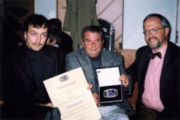 Foto: Vom internationalen Behindertenverband FIMITIC wurden wir im Jahr 2000 für unser Projekt „Integrationscafè“ mit der Silbermedaille ausgezeichnet.